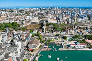 Vôo panorâmico de helicóptero em Salvador