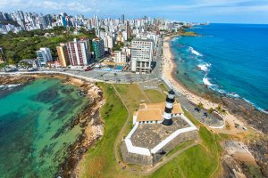 Vôo panorâmico de helicóptero em Salvador