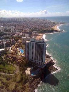 Vôo panorâmico de helicóptero em Salvador