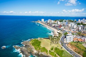 Vôo panorâmico de helicóptero em Salvador