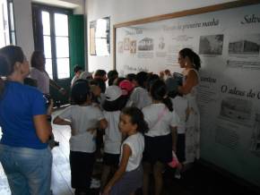 Escola Arco Íris - City Tour Histórico com Roteiro Afro