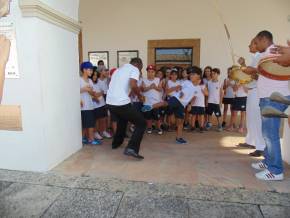 Escola Arco Iris - Tema Afro Caapoeira