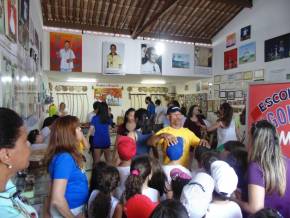 Escola Arco Iris - Tema Afro Caapoeira