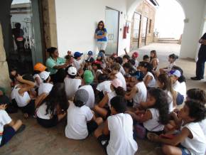 Escola Arco Iris - Tema Afro Caapoeira