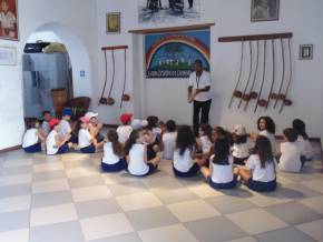 Escola Arco Iris - Tema Afro Caapoeira