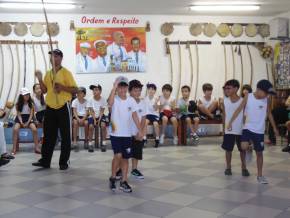 Escola Arco Iris - Tema Afro Caapoeira