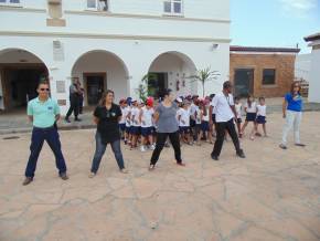 Escola Arco Iris - Tema Afro Caapoeira