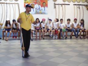 Escola Arco Iris - Tema Afro Caapoeira