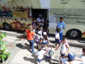 Escola Girassol - Passeio no Salvador Bus - 22/08