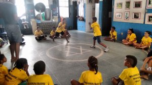 Escola Tira Dentes do Povoado de Palmeiras - Rio Real-Ba Tour em Salvador e Aulas de Capoeira