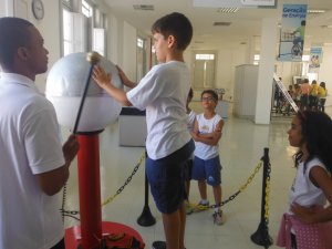 Museu da Coelba - Escola girassol com Luiz Guia Turmas 4 e 5