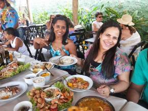 Passeio Incentivo Confraternização - Clinica de Olhos COLP - Praias com Almoço