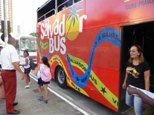 Passeio no Salvador Bus com Sorveteria da Ribeira da Escola Arco - iris